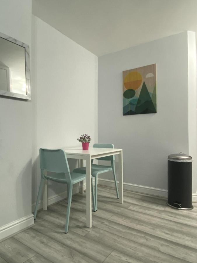 Comfortable - Cosy - Budget Studios In City Center Londres Exterior foto